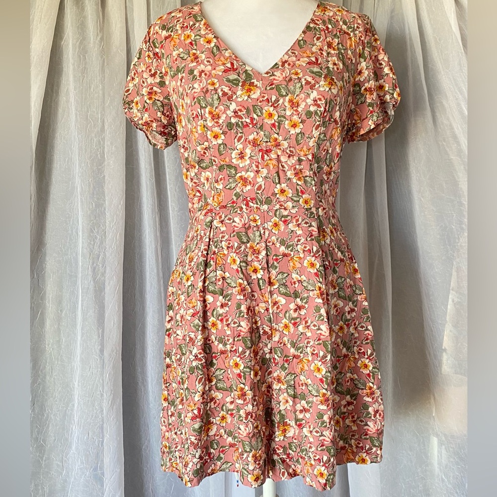 Xhilaration Women's size Small Pink Floral Romper Elastic Waist Puffy Sleeves